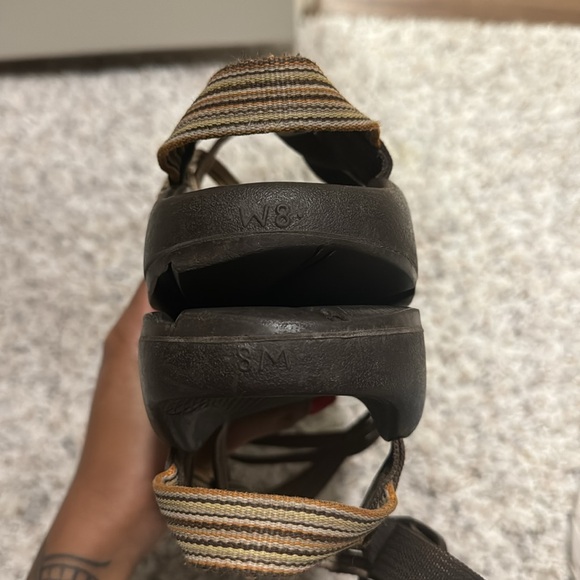 Chaco sz 8 - Picture 3 of 5